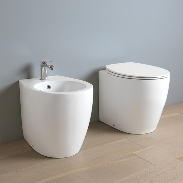 Sanitari bagno a terra Step filo muro rimless